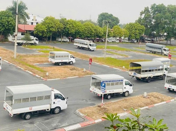 so sánh chi phí học lái xe hạng B và C1